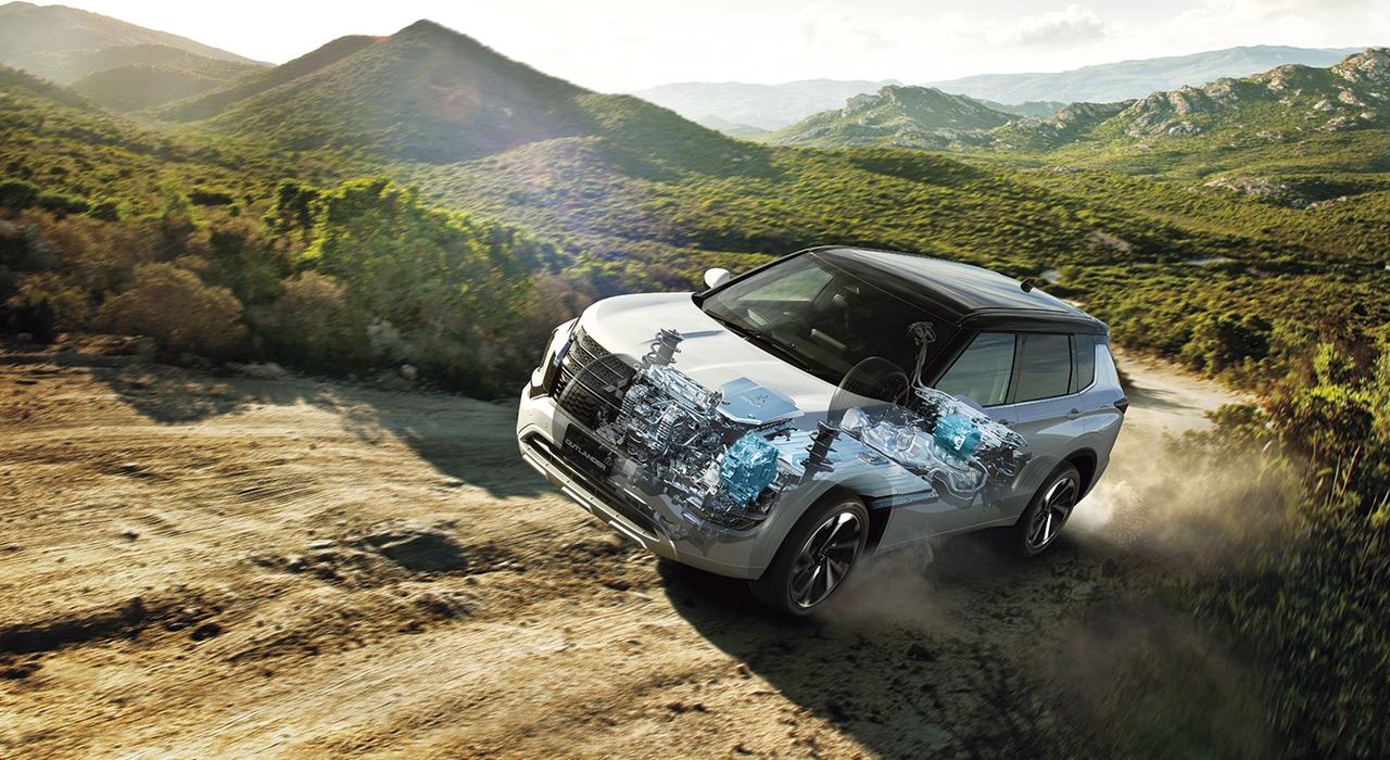 Selamat, Outlander PHEV Raih Technology Japan Car of The Year 2022