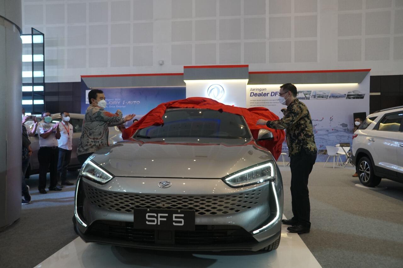 Wow, DFSK Kenalkan Seres SF5, SUV Listrik Berkinerja Sport Car