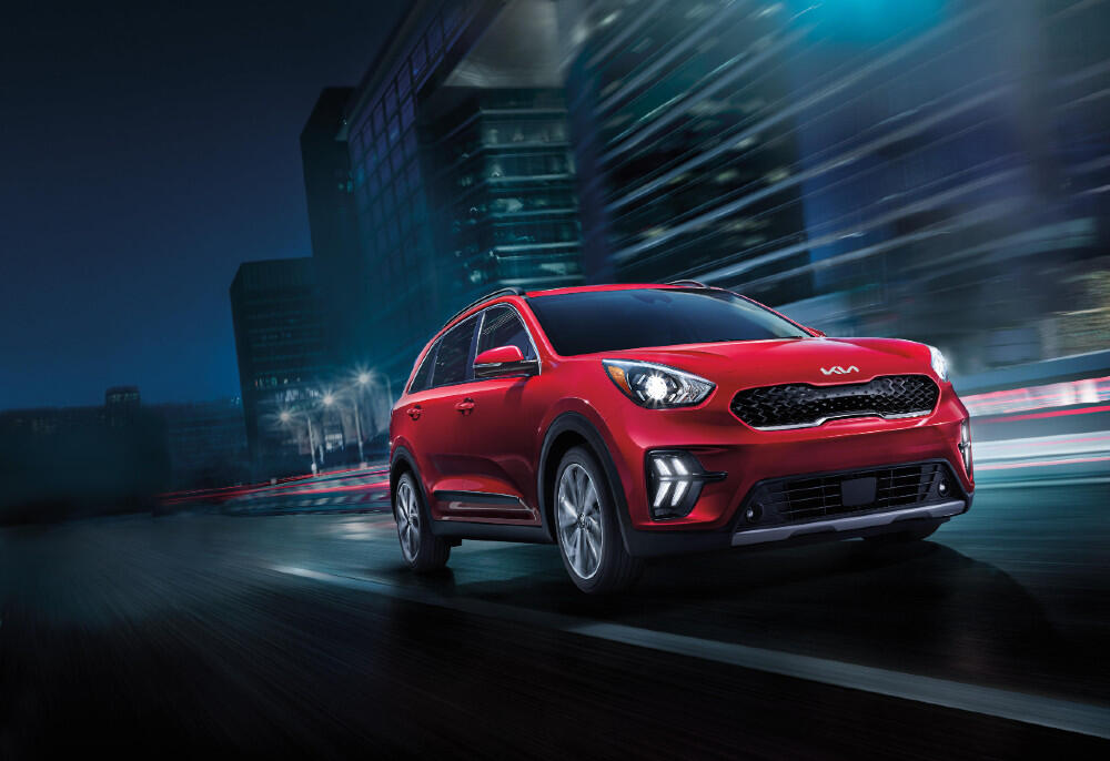 Resmi Debut, Kia Niro Hybrid Tak Hanya Membawa Logo Baru