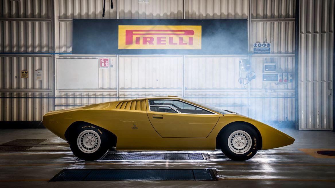 Wow, Merekonstruksi Sang Legenda Lamborghini Countach LP 500